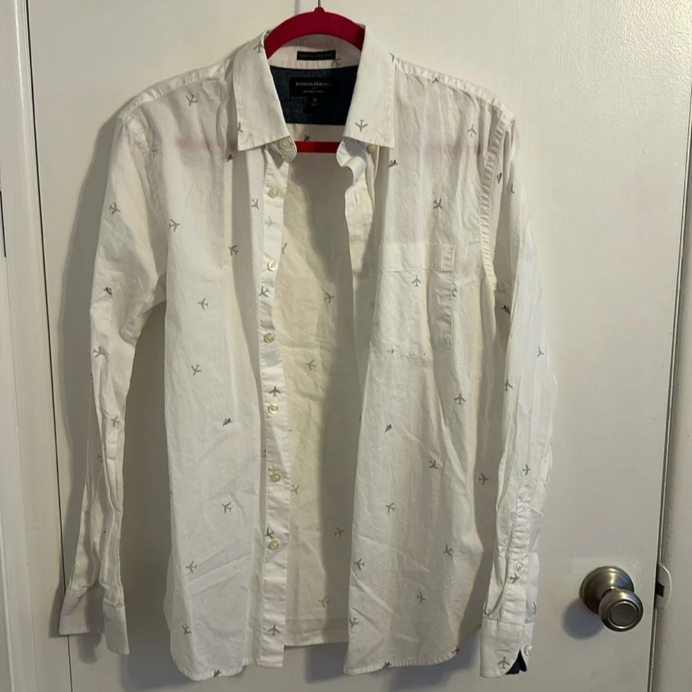 Banana Republic white long sleeve button-down with airplanes size medium